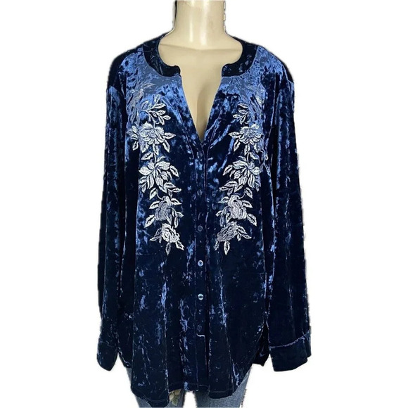 Roaman's +26/28 Blue Crushed Velvet Floral Embroidered Button Long Sleeve Shirt - Picture 2 of 6